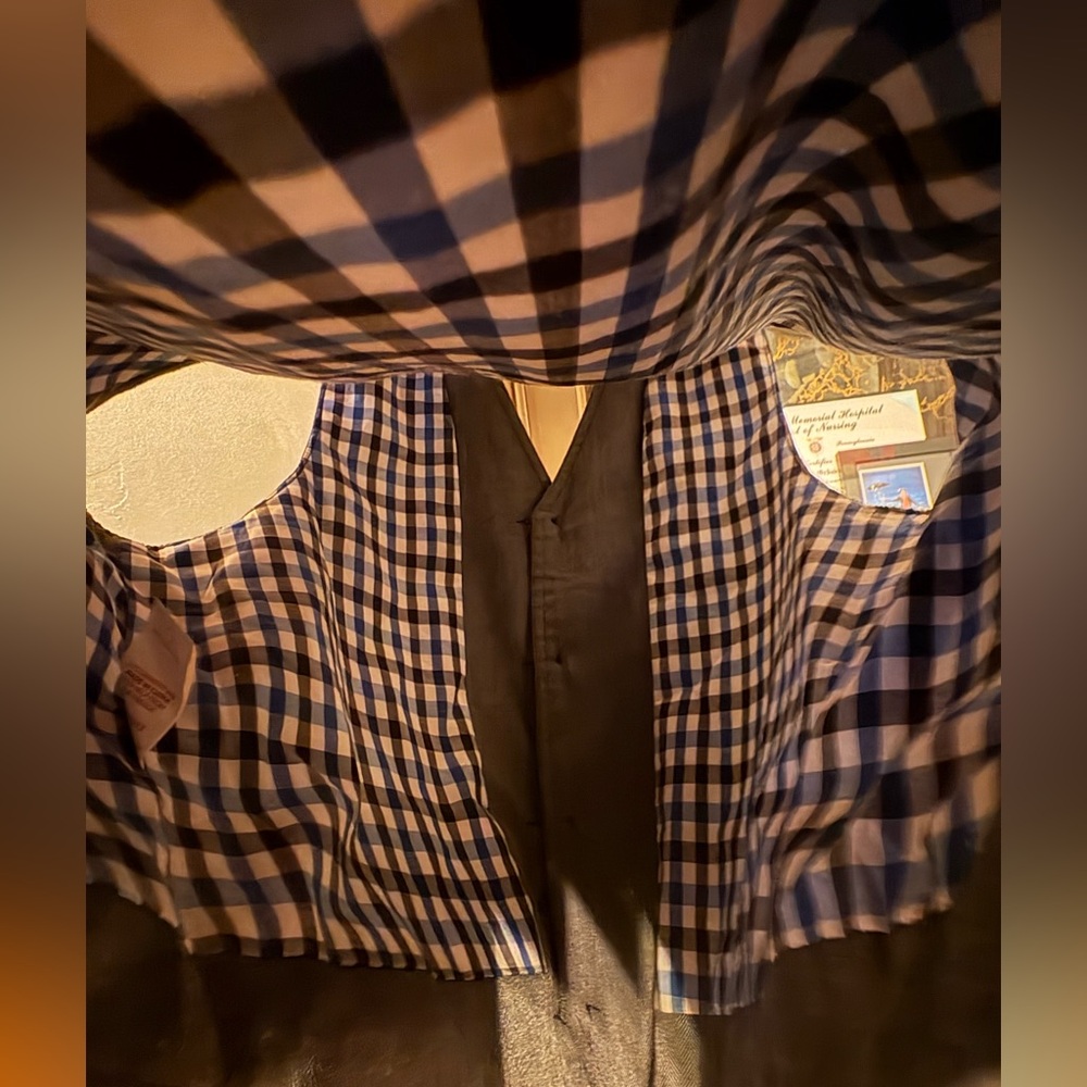 Sovereign Code Gray Button-Up Vest - Picture 6 of 10